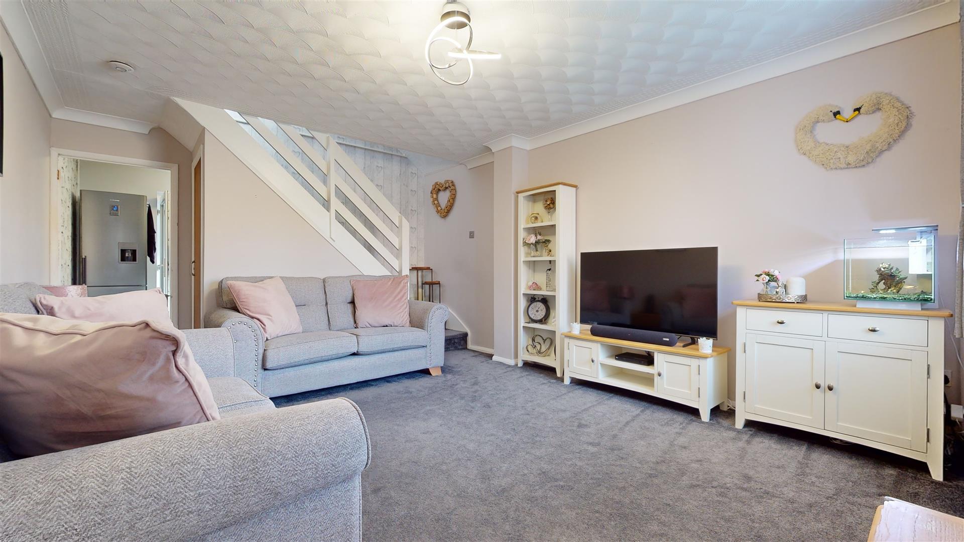 2 bed property in Squires Close, Milton Keynes